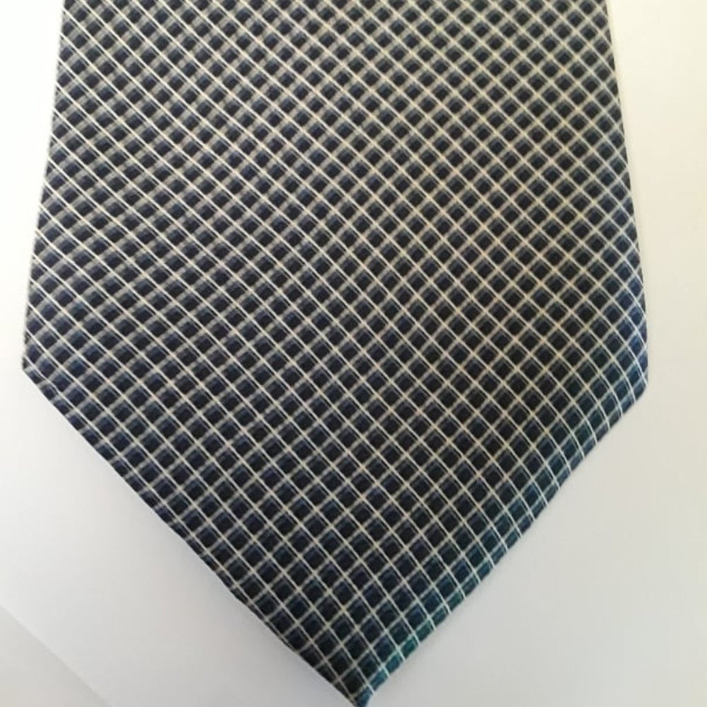 TOMMY HILFIGER - 100% SILK NECKTIE - BLACK BLUE & TAN WITH A YELLOW TAIL